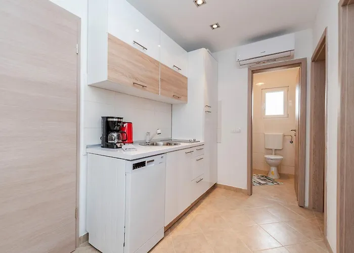 Simic 1 By Interhome *