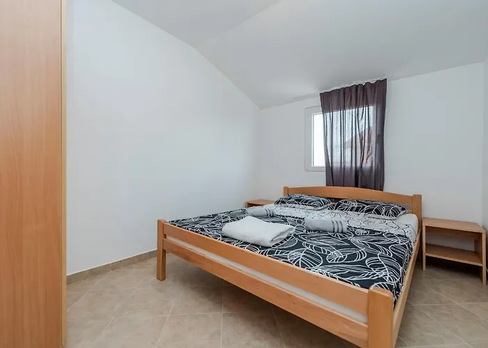 Simic 1 By Interhome * Vir