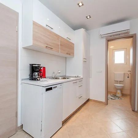 Simic 1 By Interhome *