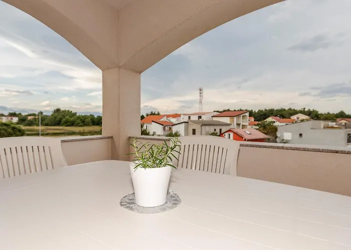 Simic 1 By Interhome Vir